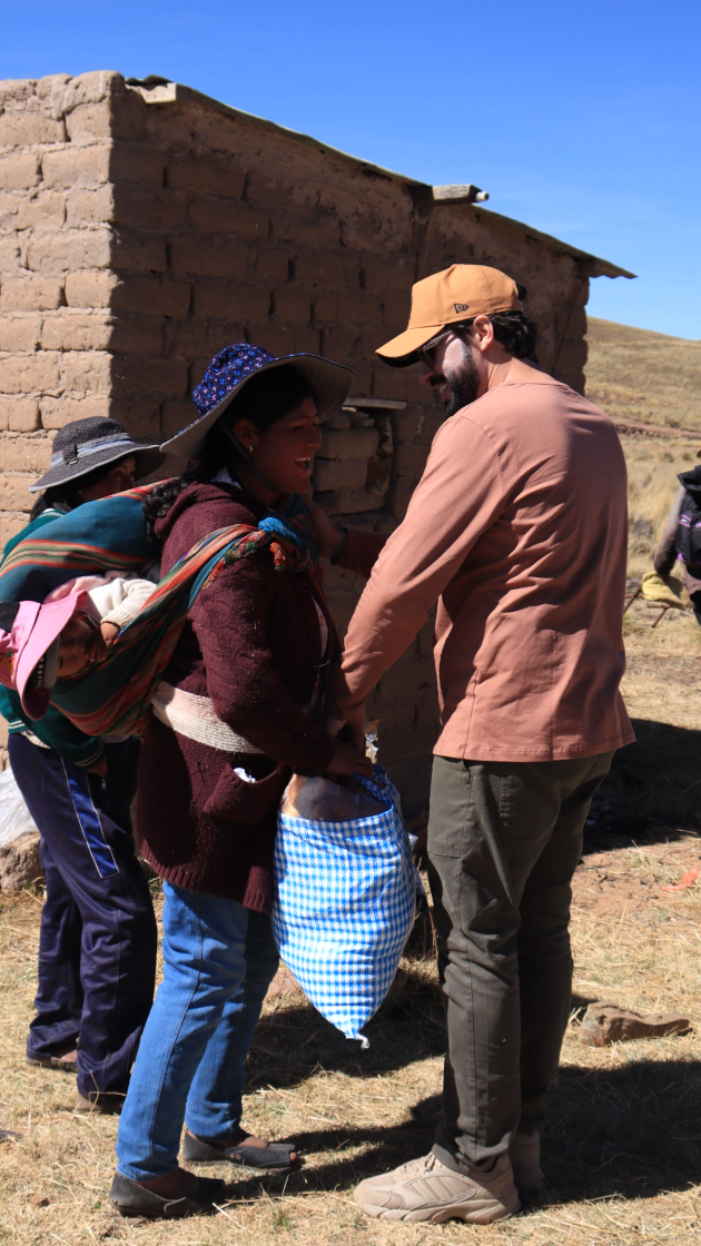 Imagem Diplomático Civil de Jethro International en mision humanitaria em Bolivia