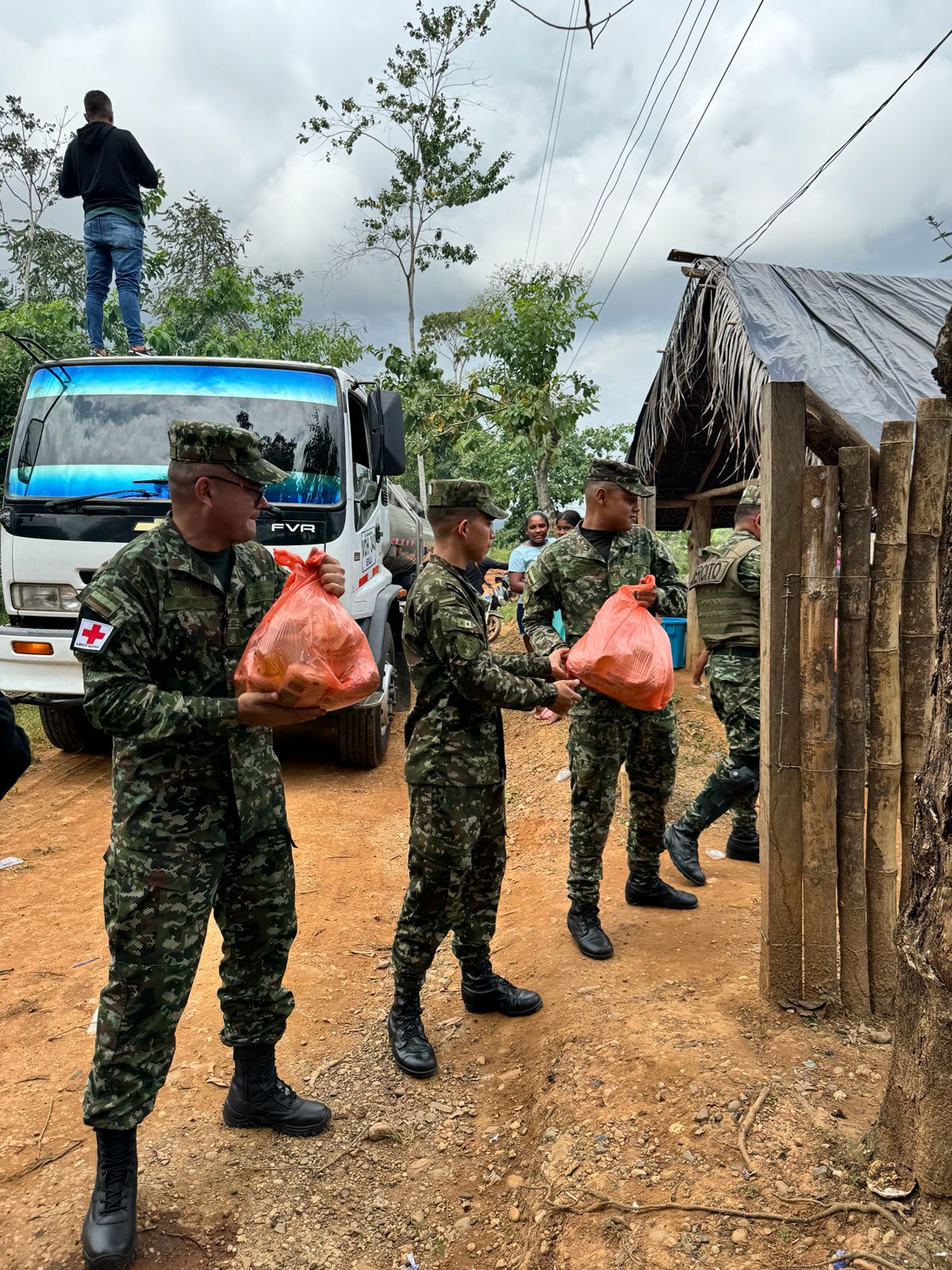 Imagem de ayyuda humanitaria monteria colombia lluvias torrenciales 2026